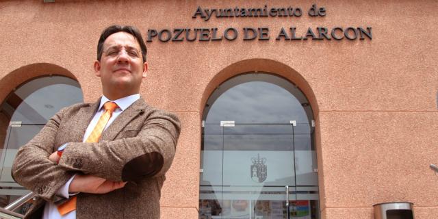 Berzal: “Los cielos de Pozuelo tienen que quedar limpios de cables de alta tensión”