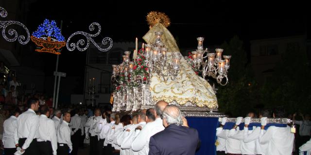 La Virgen de la Consolación recorrió junto a cientos de vecinos las calles de Pozuelo