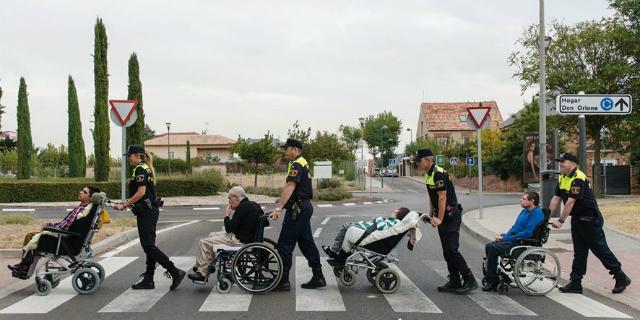 La Policía Local y el SEAPA protagonistas del calendario solidario del Hogar Don Orione