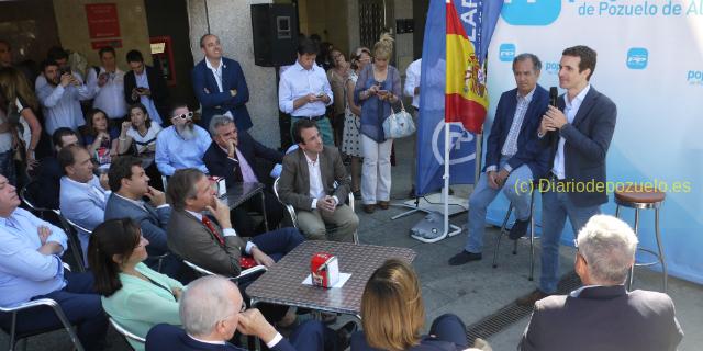 Los populares del noroeste de Madrid arropan a Pablo Casado en Pozuelo