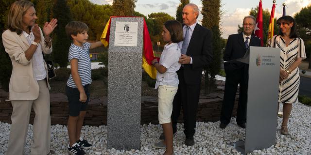 Pozuelo recuerda con una  glorieta y un parque a la vecina Lorena Enebral, cooperante asesinada en Afganistán