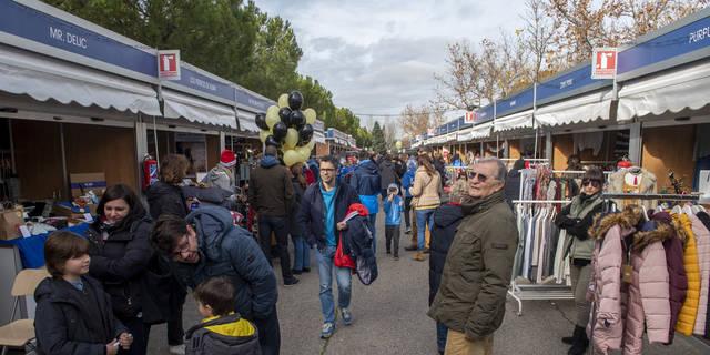 La Feria del Regalo Navideño de Pozuelo congregó a cientos de personas