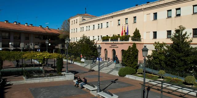 El Gobierno municipal asegura que ha incrementado en un 161,43% las becas de comedor para este curso