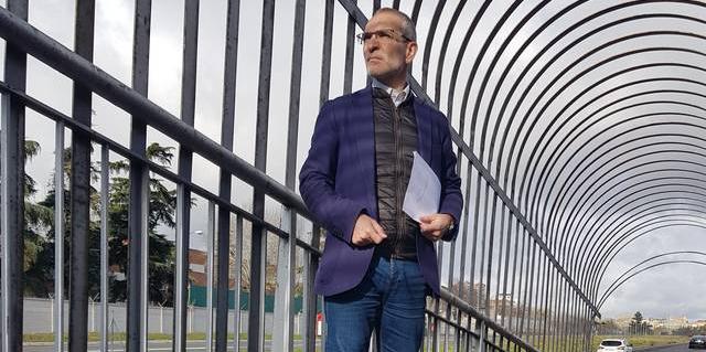 Cs Pozuelo pide la reparación urgente de las pasarelas peatonales de la Carretera de Carabanchel