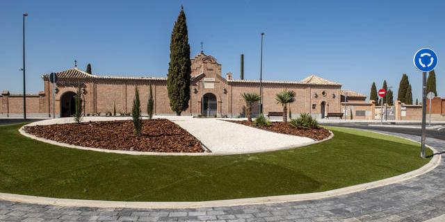 La nueva rotonda del cementerio ya está abierta al tráfico