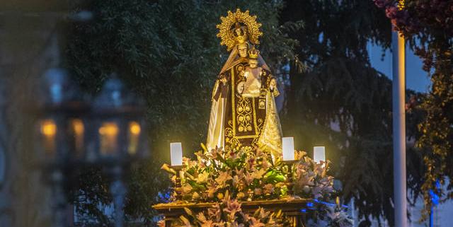 Pozuelo despide las fiestas del Carmen con la procesión y los fuegos artificiales