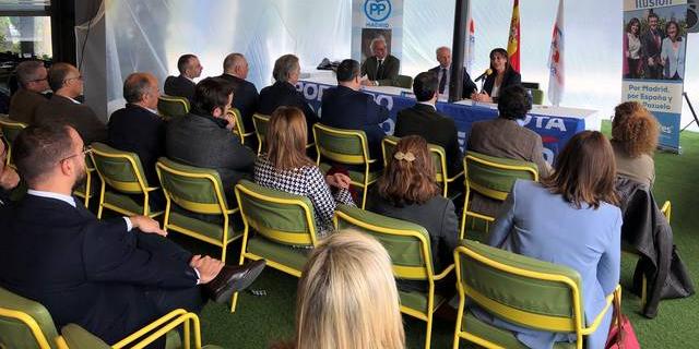 Gabriel Elorriaga expone las propuestas económicas del PP a empresarios y autónomos de Pozuelo