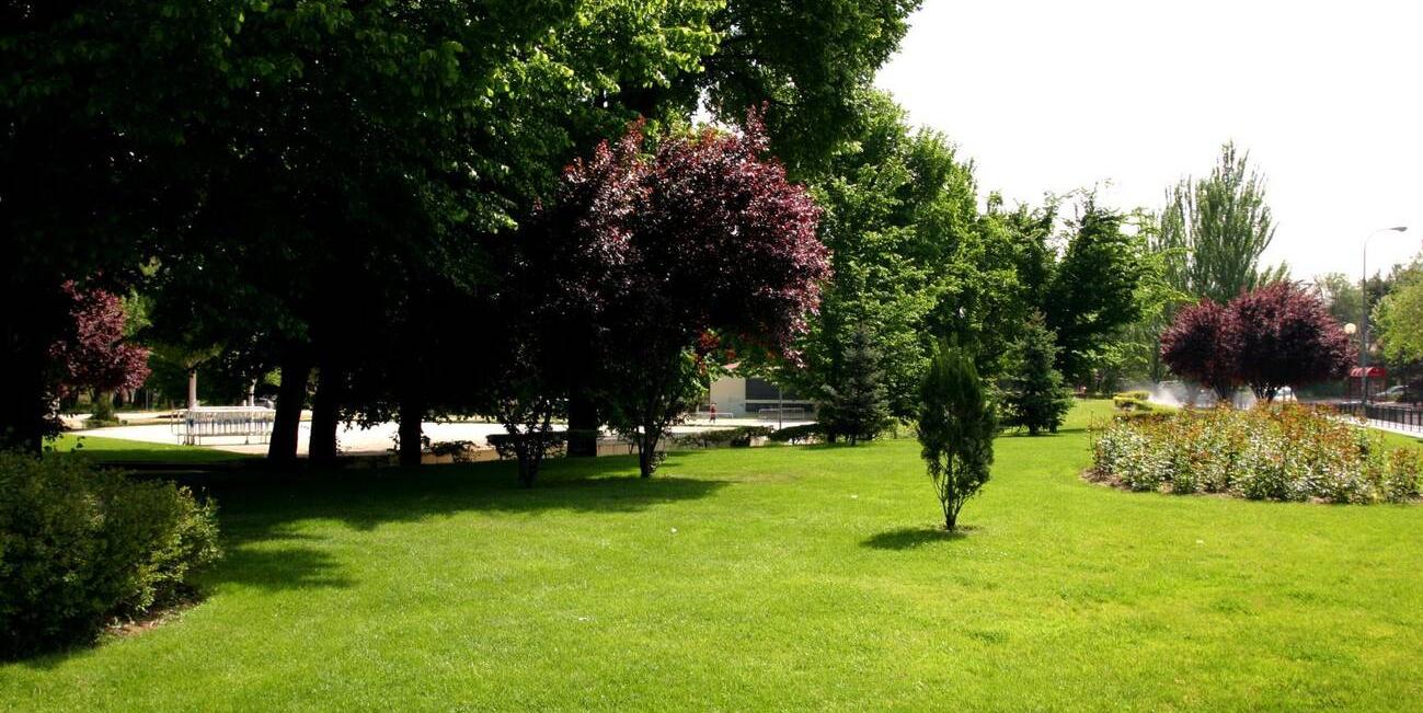 El Ayuntamiento refuerza la limpieza y desinfección de los parques de Pozuelo