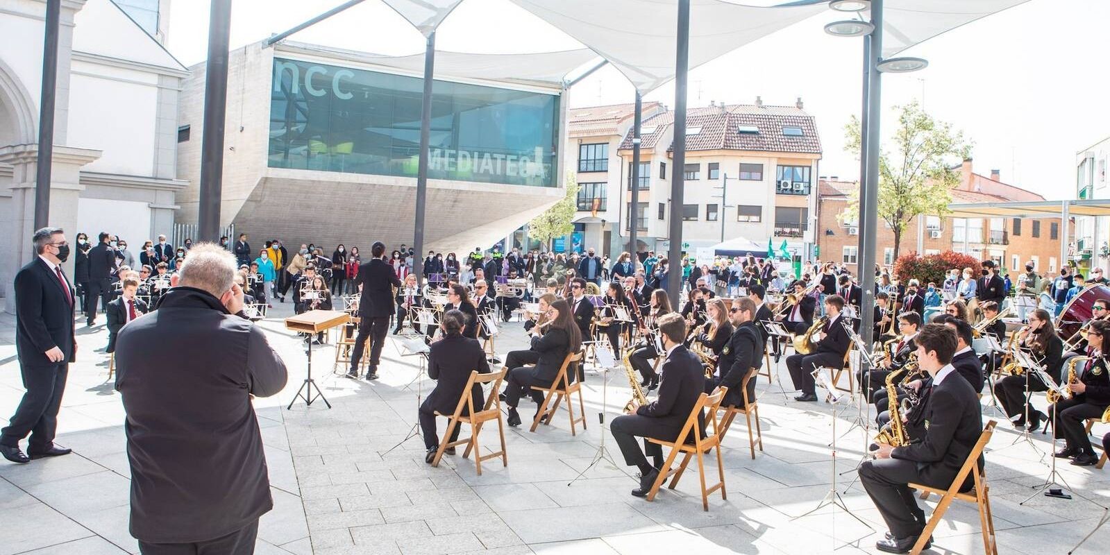 La Lira ofreció el domingo un concierto al aire libre de marchas procesionarias 