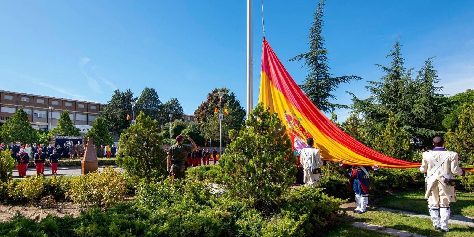 Quislant propone a los vecinos que cuelguen en sus ventanas y balcones la bandera de España para celebrar el 12 de octubre