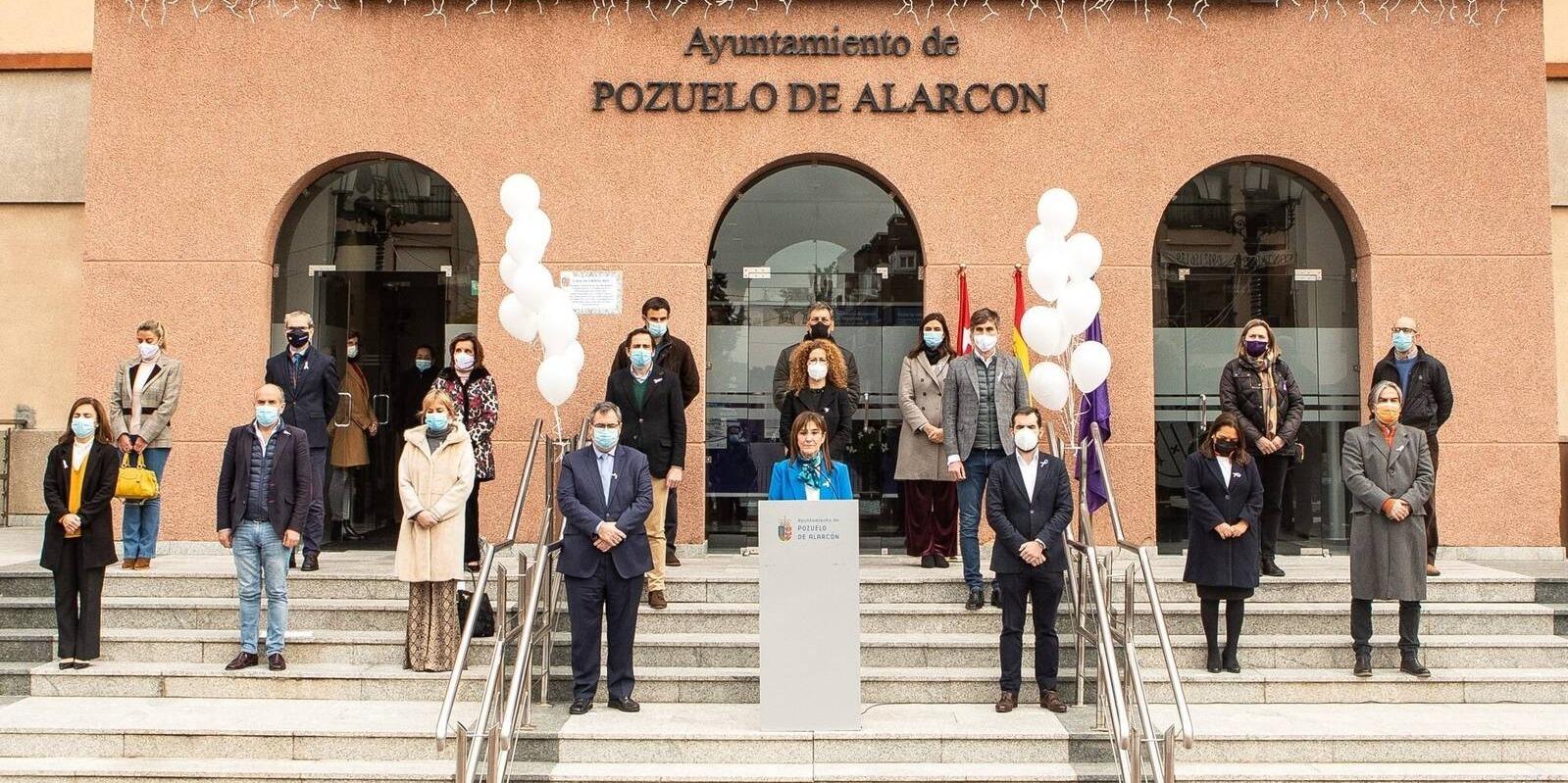 Minuto de silencio sin Vox en Pozuelo en señal de rechazo a la violencia contra la mujer