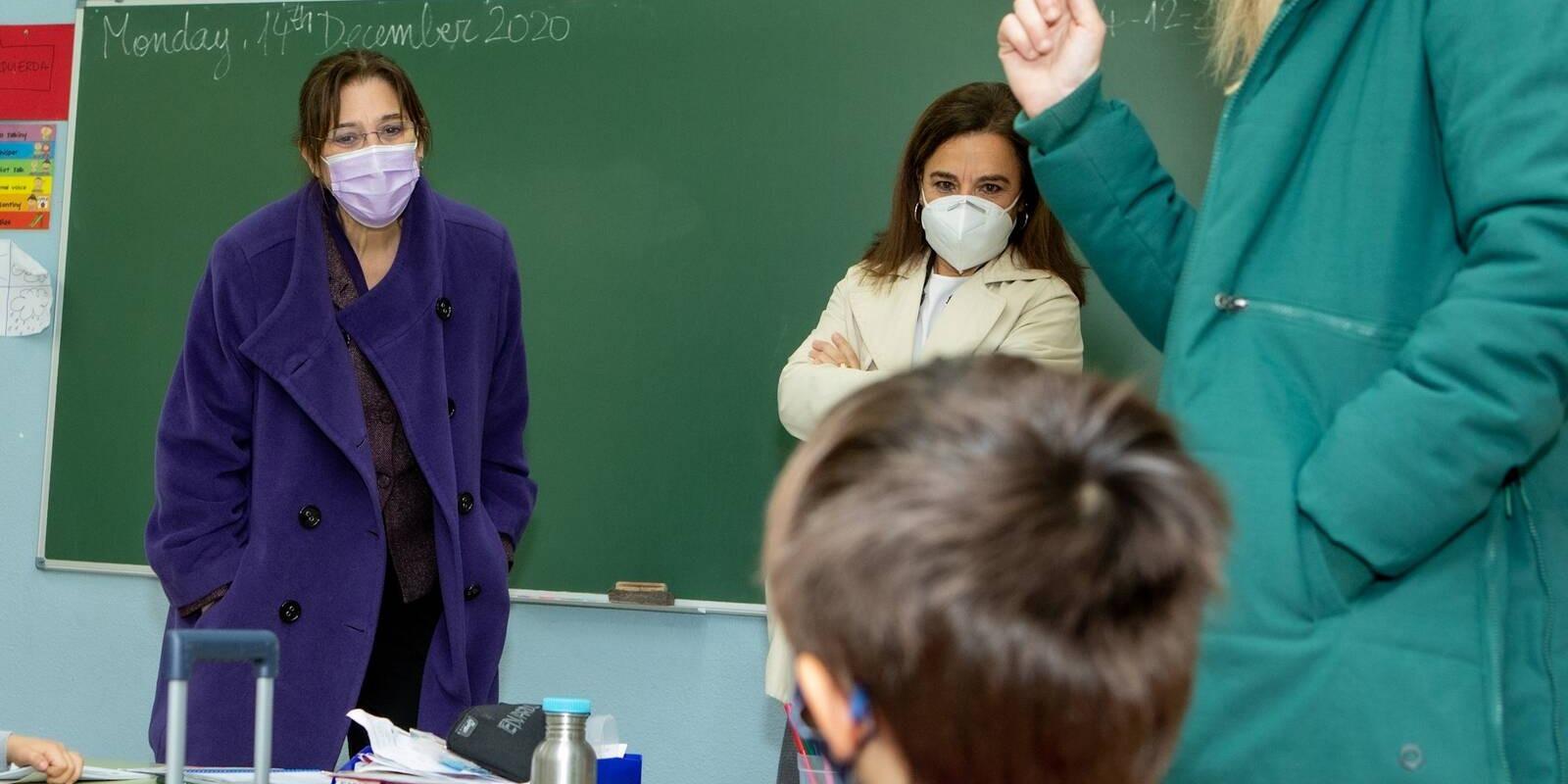 Pérez Quislant visita CEIP Infanta Elena para mostrar su apoyo a la educación pública