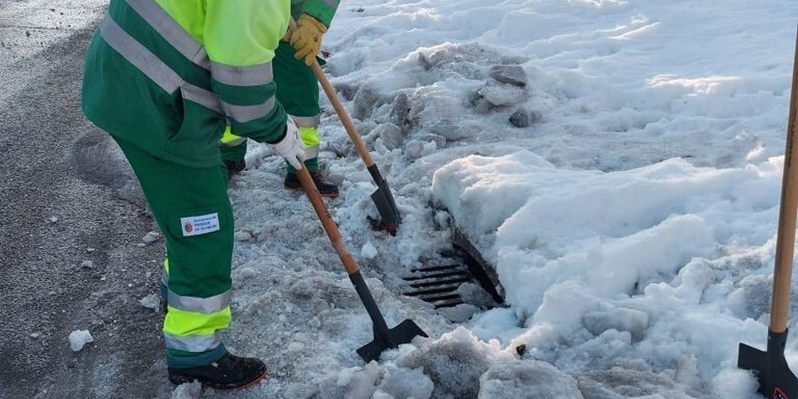 El Ayuntamiento de Pozuelo limpia los sumideros, imbornales y alcantarillas para evitar inundaciones