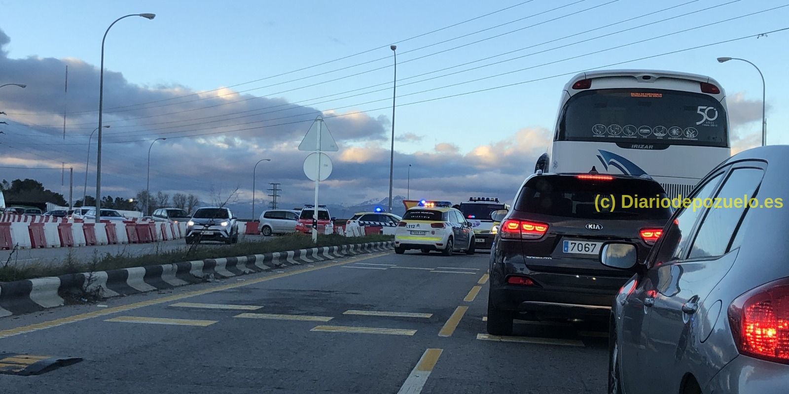 La policía municipal de Pozuelo organiza un monumental atasco en la rotonda en obras de la M-503