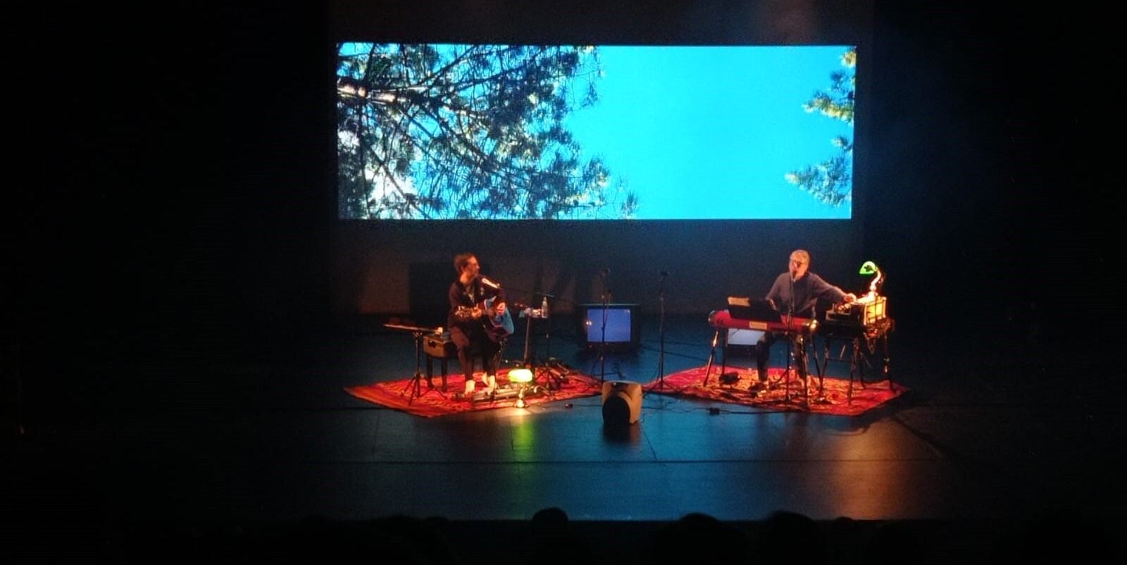 Destacada actuación de Iván Ferreiro en el MIRA Teatro