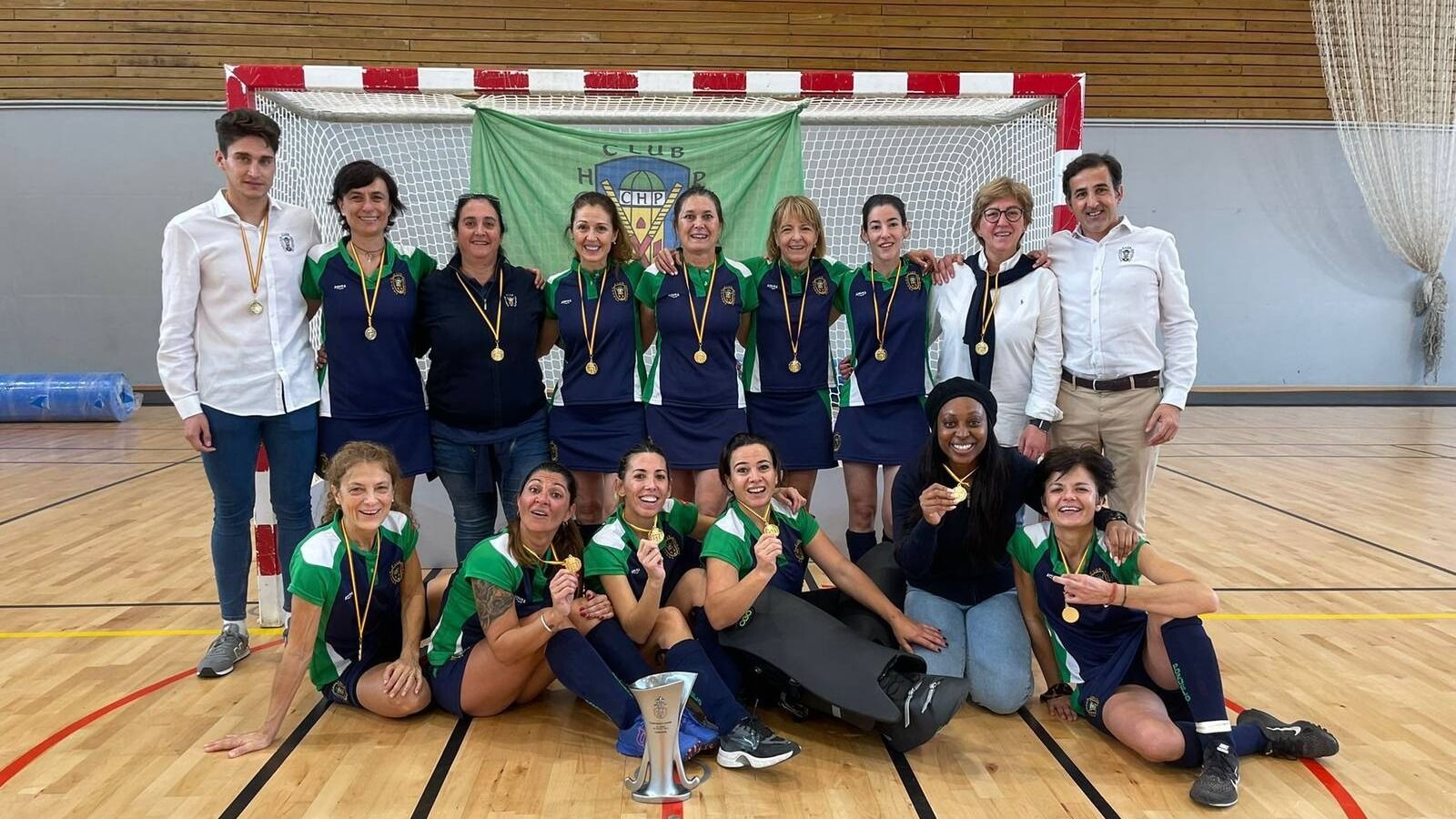 El equipo de 'mamis' del CH Pozuelo se proclama campeón de España