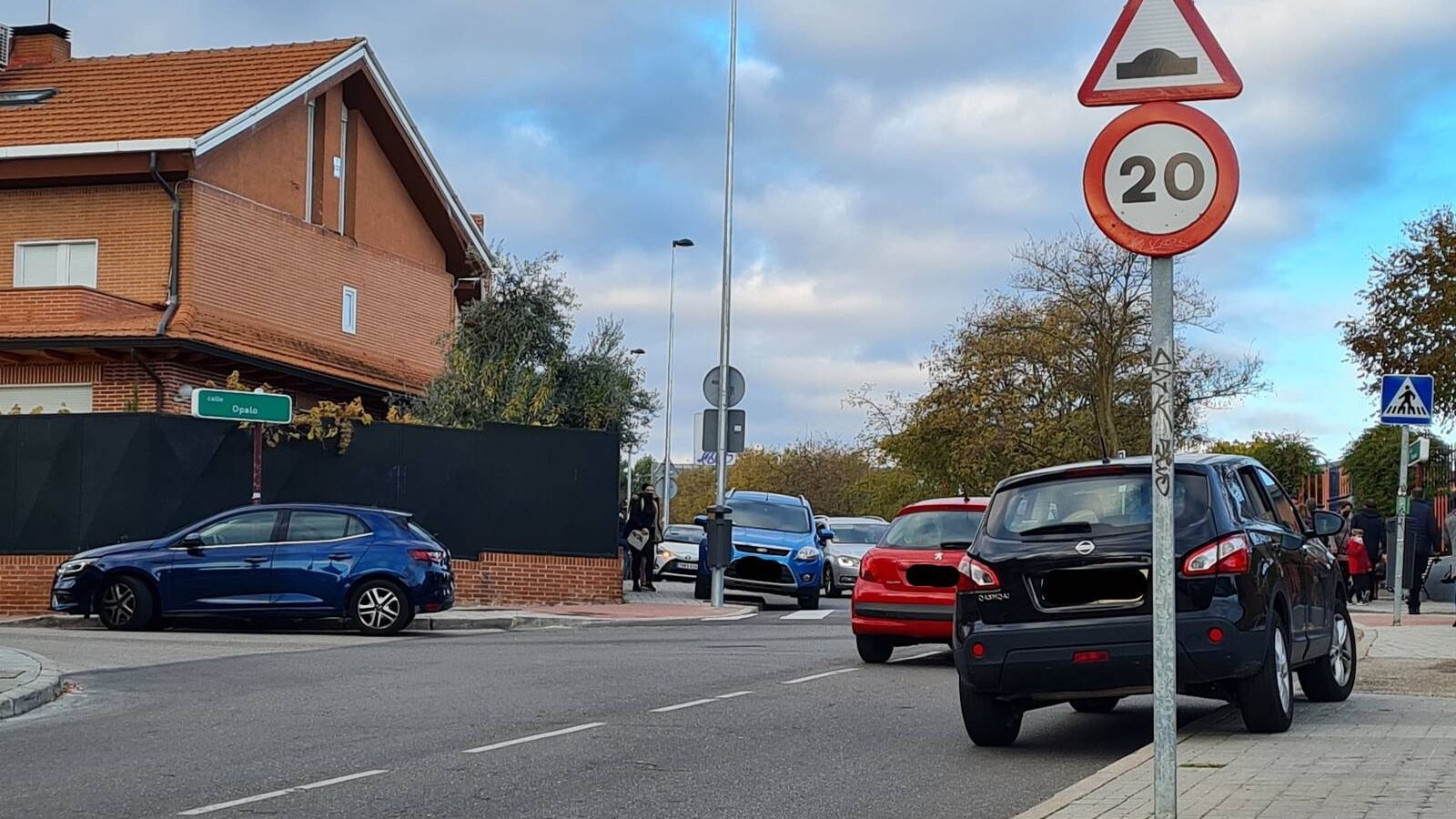 El PSOE pide mejorar la seguridad vial en el entorno de los colegios