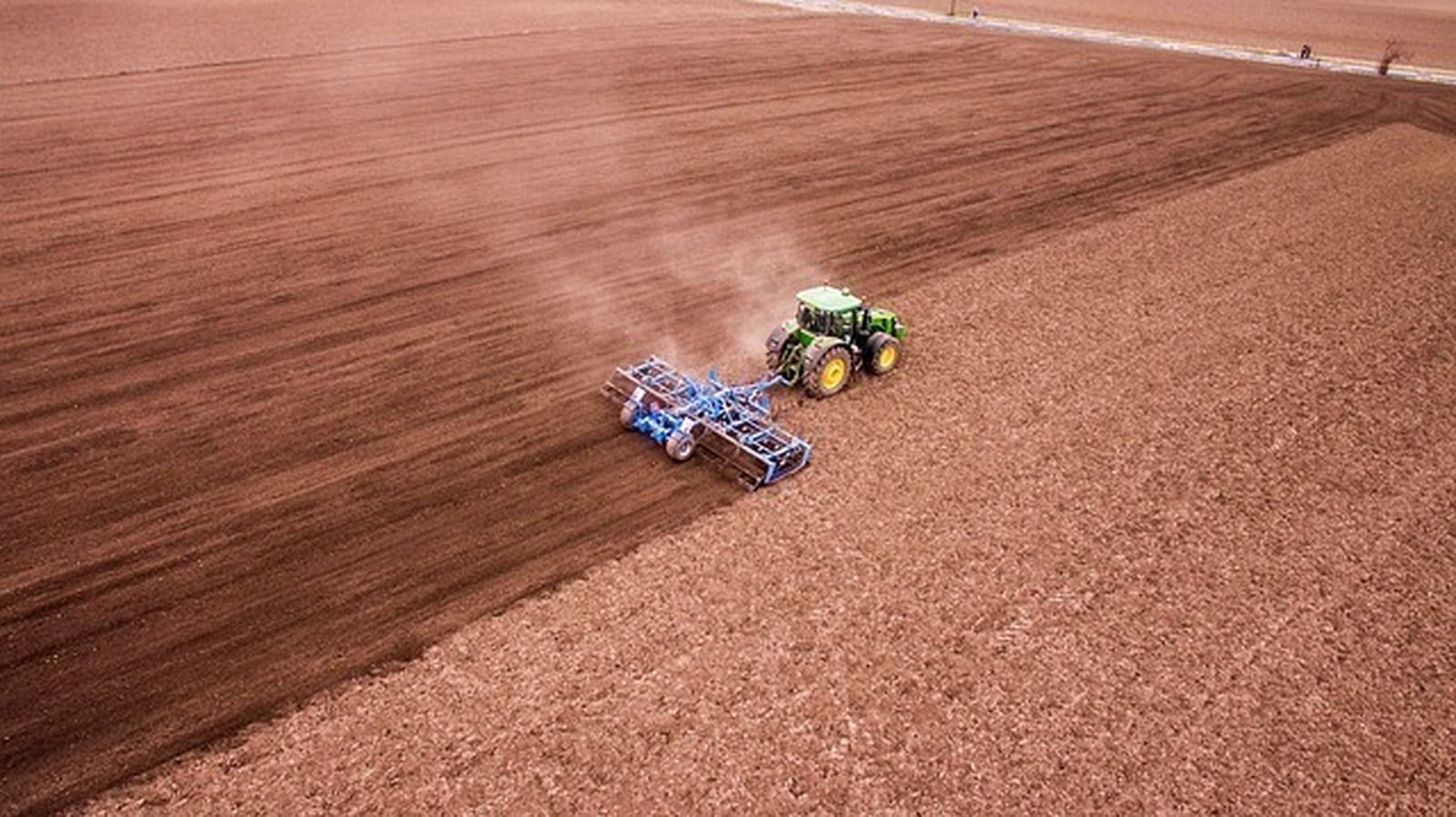 Tractores: una maquinaria polivalente para la agricultura