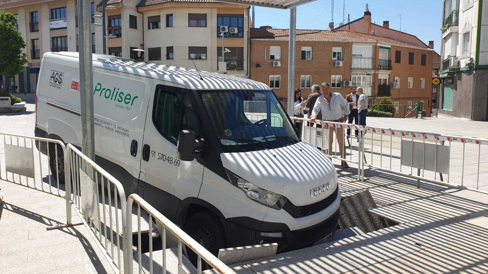 El PSOE denuncia la "fragilidad y el mal estado" de la plaza del Padre Vallet