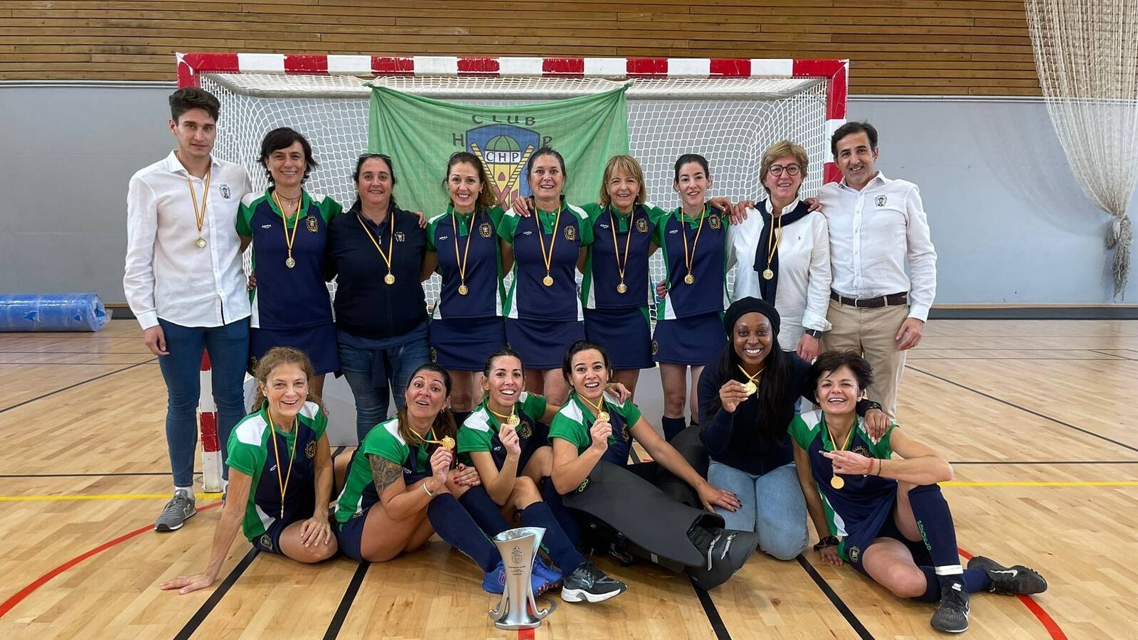 Las jugadoras del CH Pozuelo, nuevas campeonas de España de Mamis