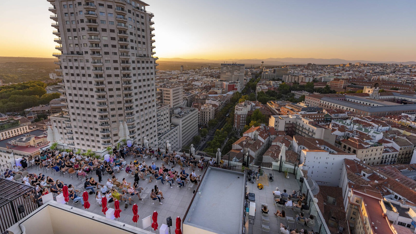 De Pozuelo a Madrid para disfrutar del tardeo con Royal Bliss en Live the Roof