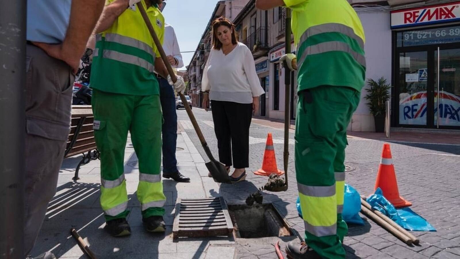 Activado en Pozuelo el protocolo de limpieza de imbornales ante la previsión de lluvias