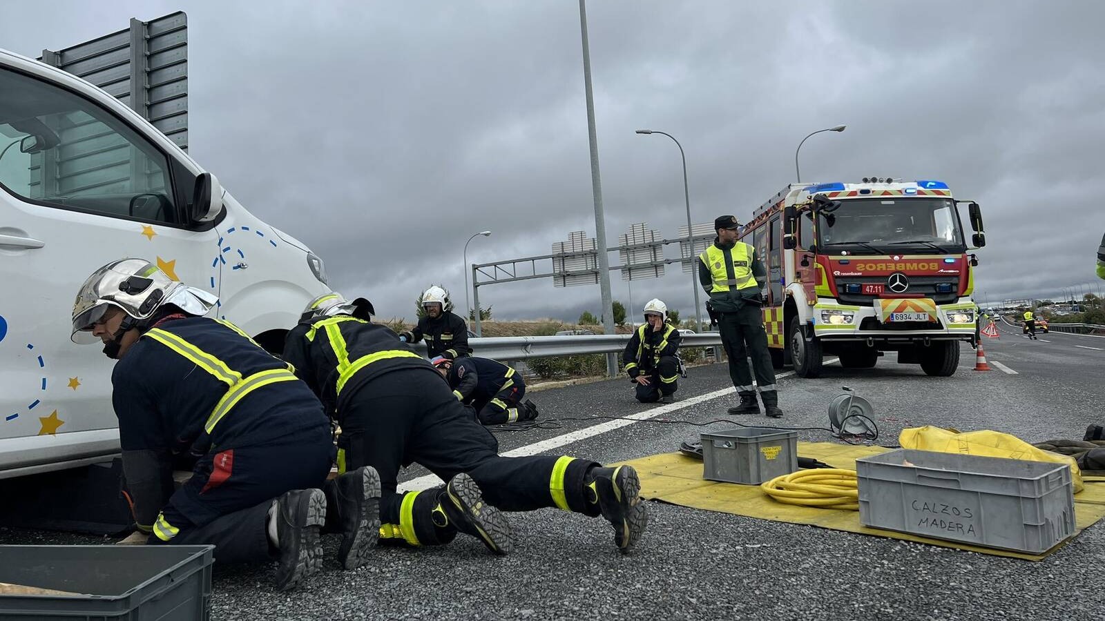 Fallece una conductora de 28 años atropellada al salir de su coche tras un accidente en la M-40 en Pozuelo