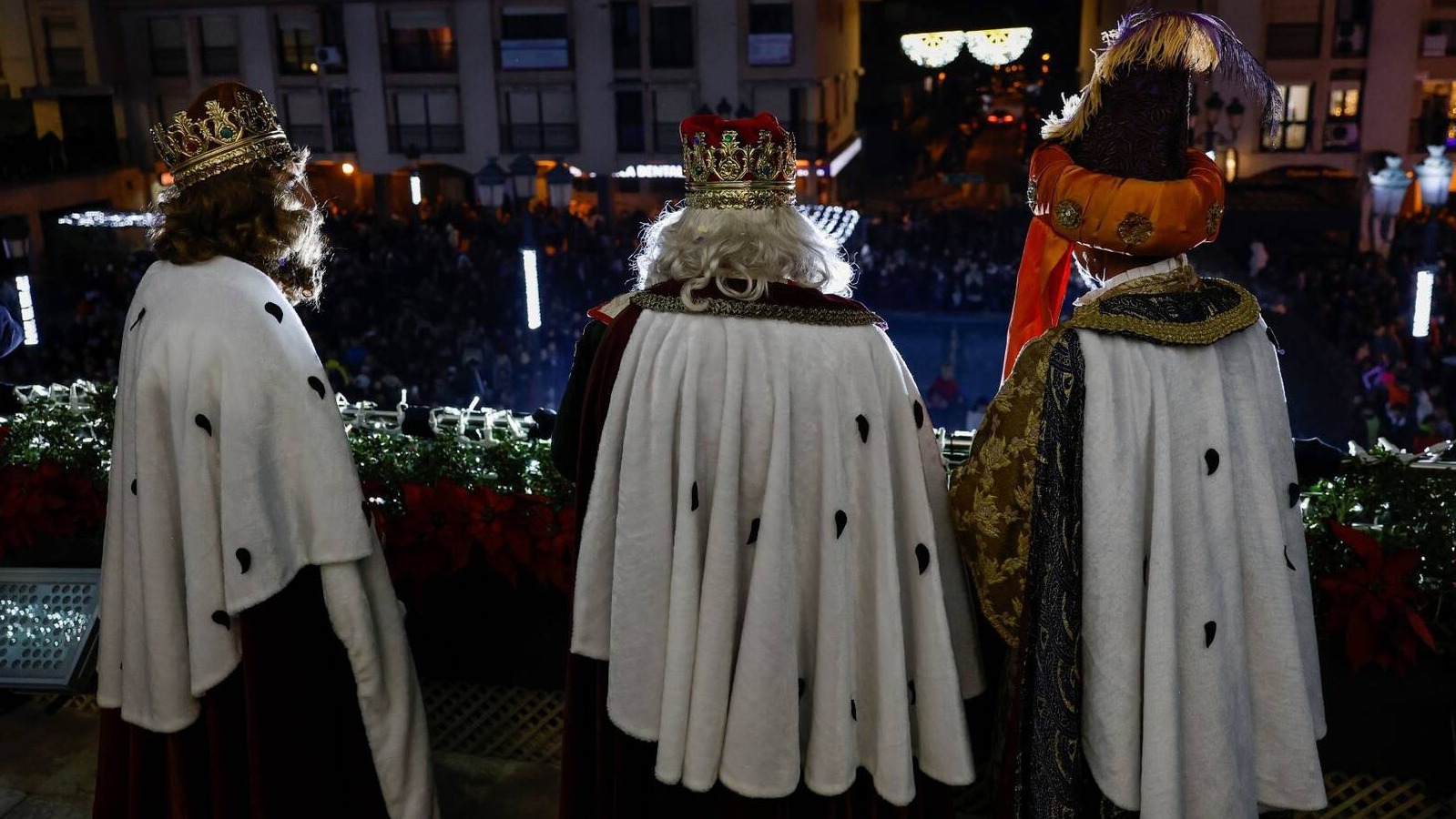 Miles de personas disfrutaron de la Gran Cabalgata de Reyes en Pozuelo