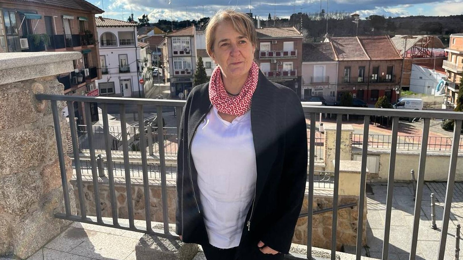 Patricia Cabal hace público su número de teléfono para acercarse a los vecinos de Pozuelo