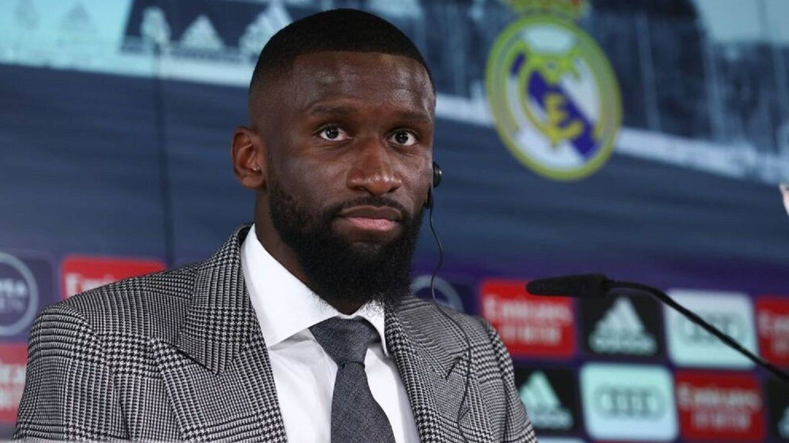 El defensa del Real Madrid Antonio Rüdiger cumple un año viviendo en La Finca