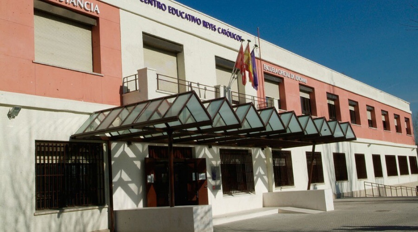 El Ayuntamiento de Pozuelo de Alarcón lanza cursos gratuitos para alumnos senior en el Centro Educativo Reyes Católicos