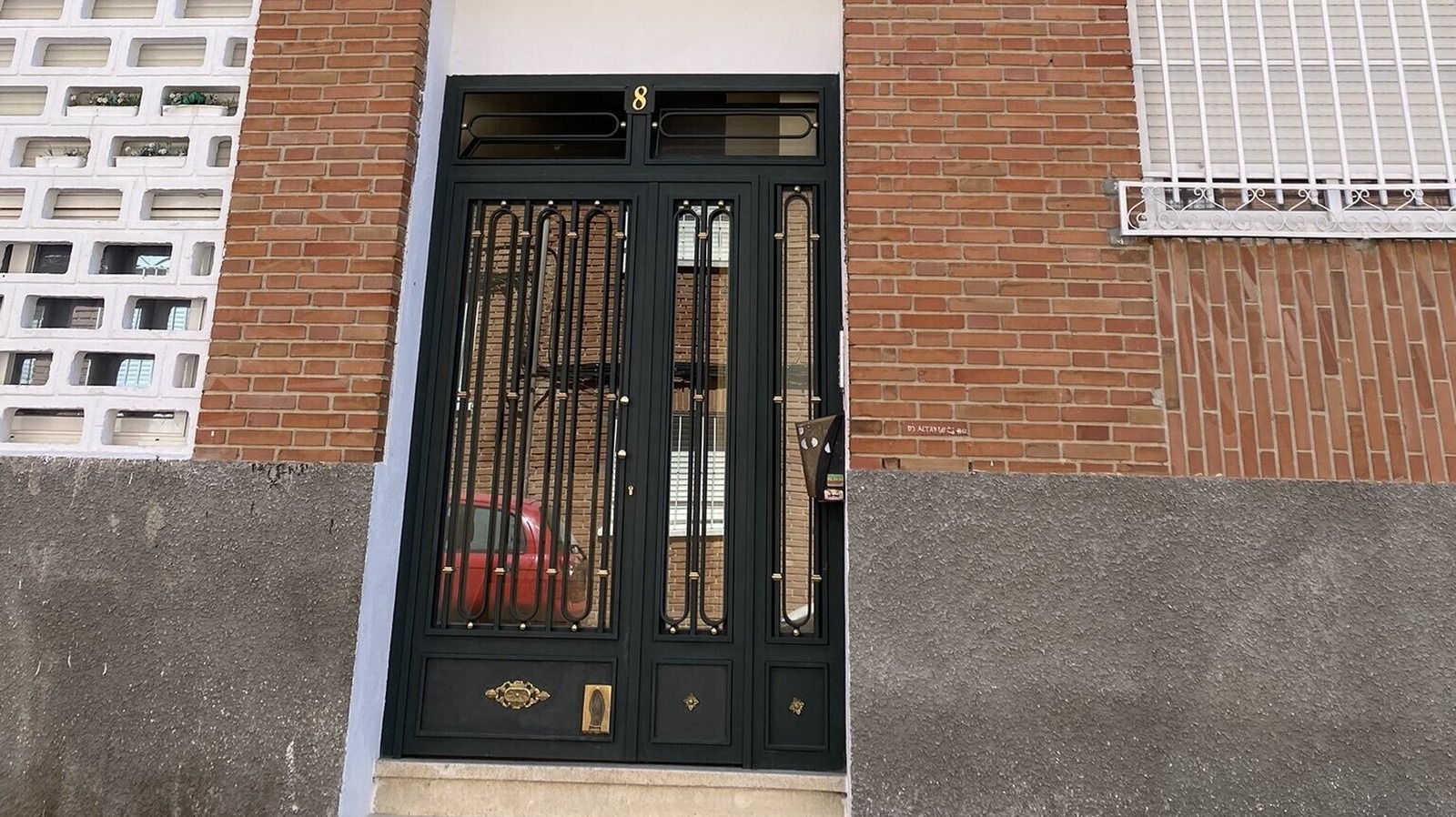 Ocupada una vivienda en la calle Clavel de Pozuelo