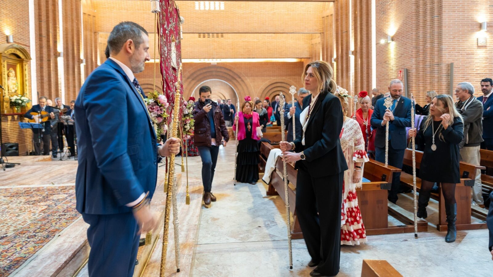 La Hermandad de Nuestra Señora del Rocío otorga al Ayuntamiento de Pozuelo el título de Hermano de Honor