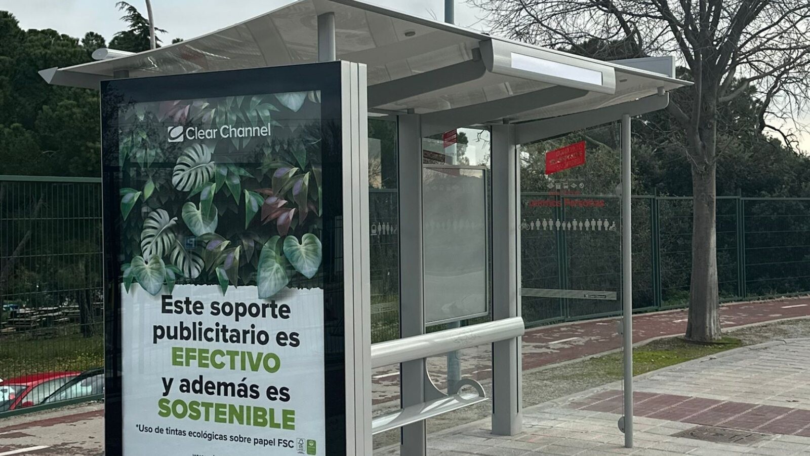 Pozuelo renueva las marquesinas de autobús para adaptarlas al nuevo modelo vigente