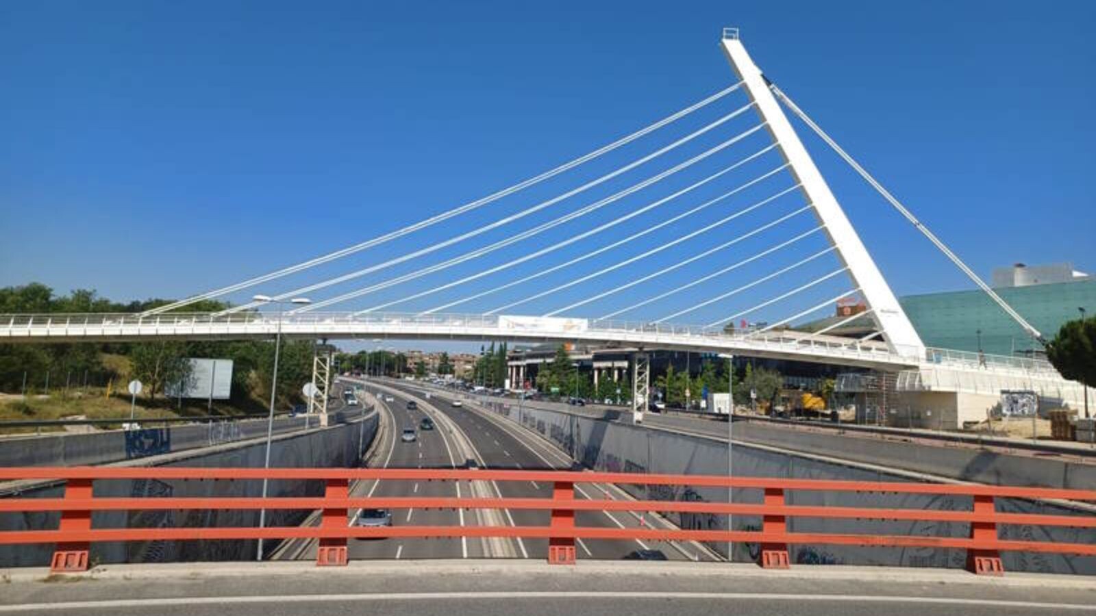 Sin noticias de la pasarela que nos lleve al Zielo en Pozuelo