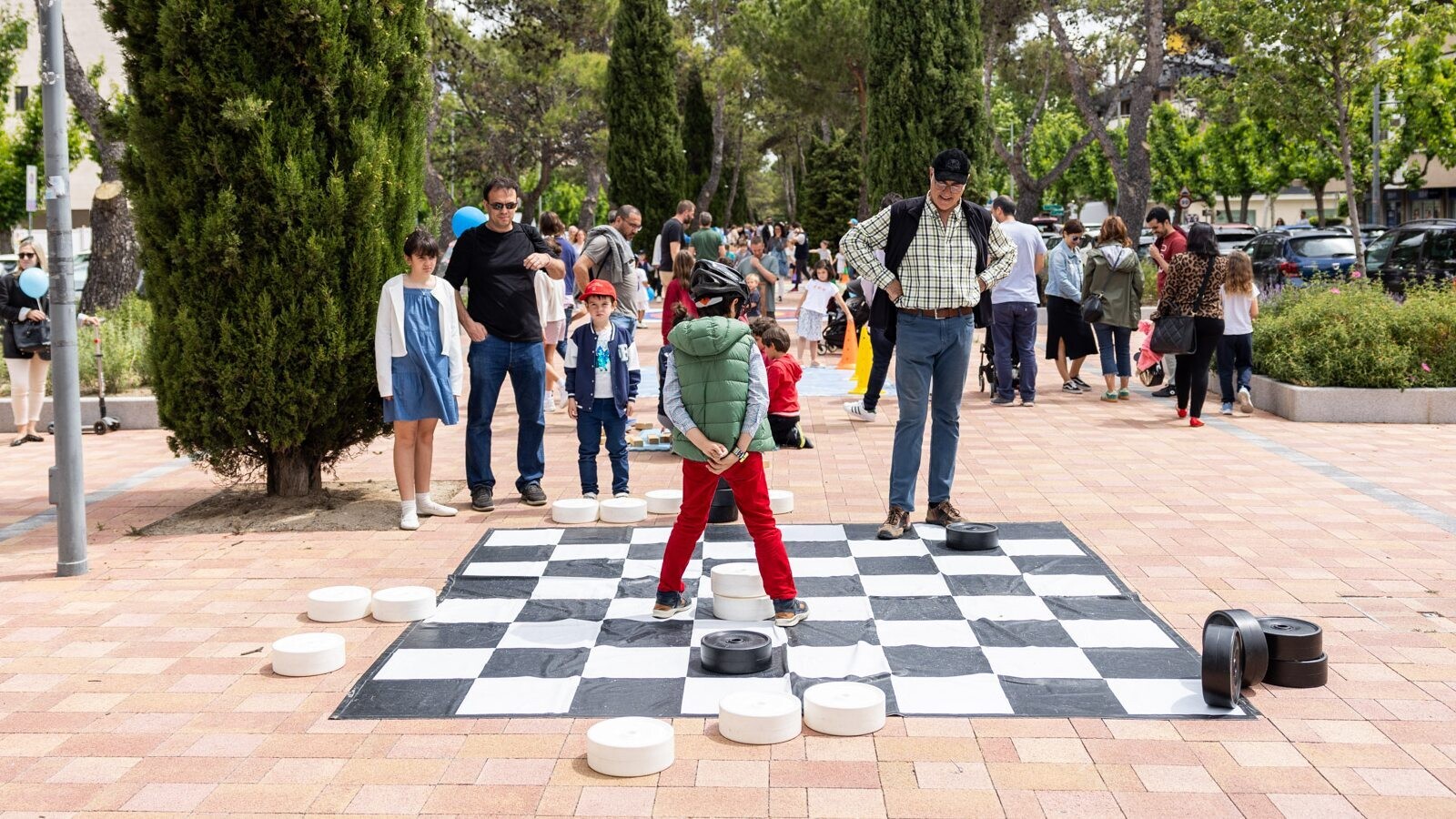 El Día de la Familia de Pozuelo ofreció una gran variedad de actividades en la Avenida de Europa