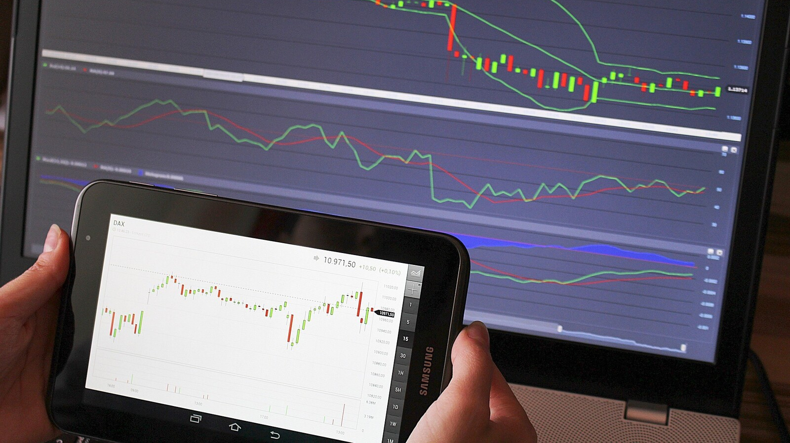 La Revolución de los contratos inteligentes: Automatizando la confianza con Blockchain
