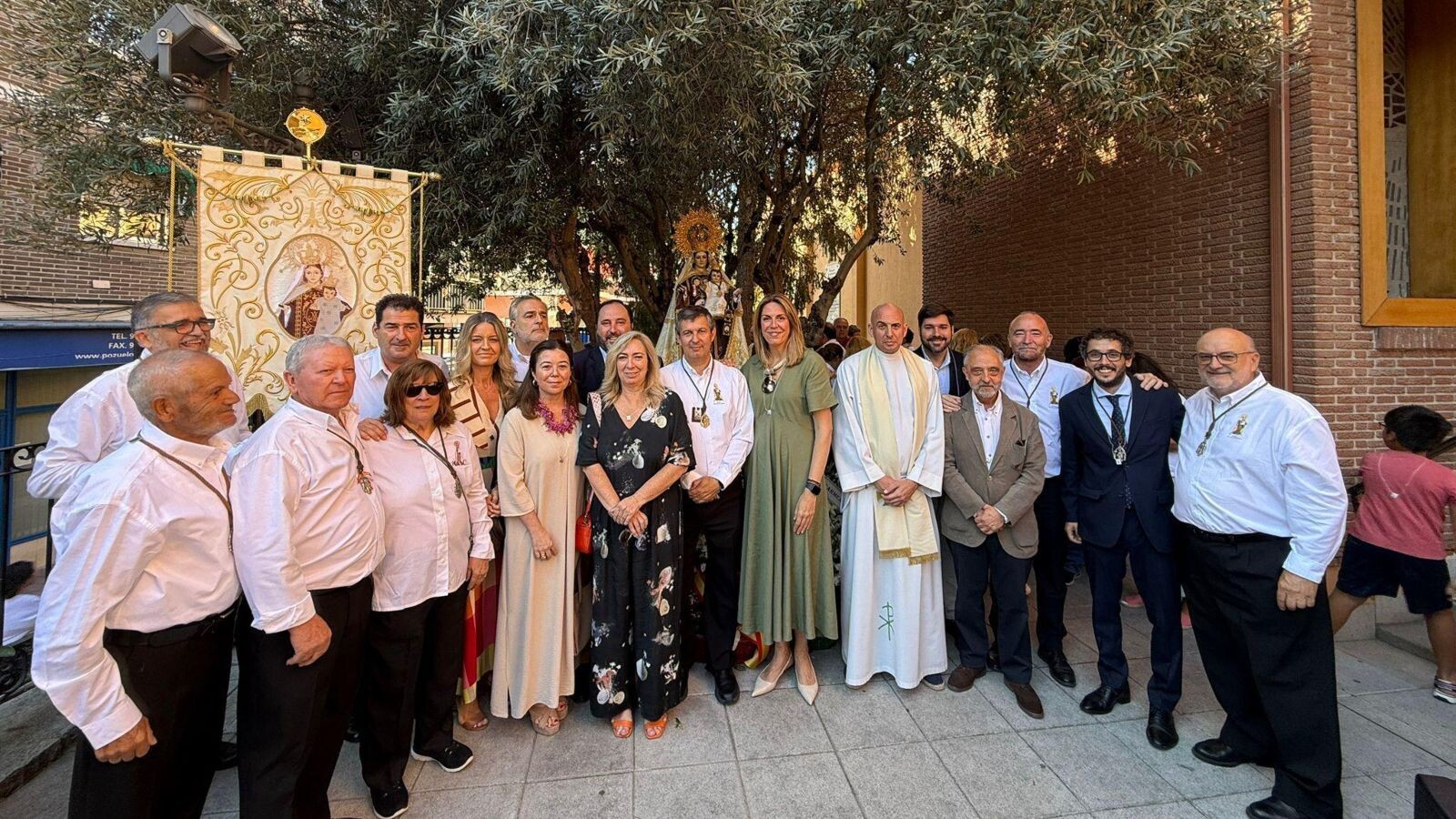 Pozuelo honra a la Virgen del Carmen con misa y ofrenda floral previa a las fiestas del barrio de La Estación