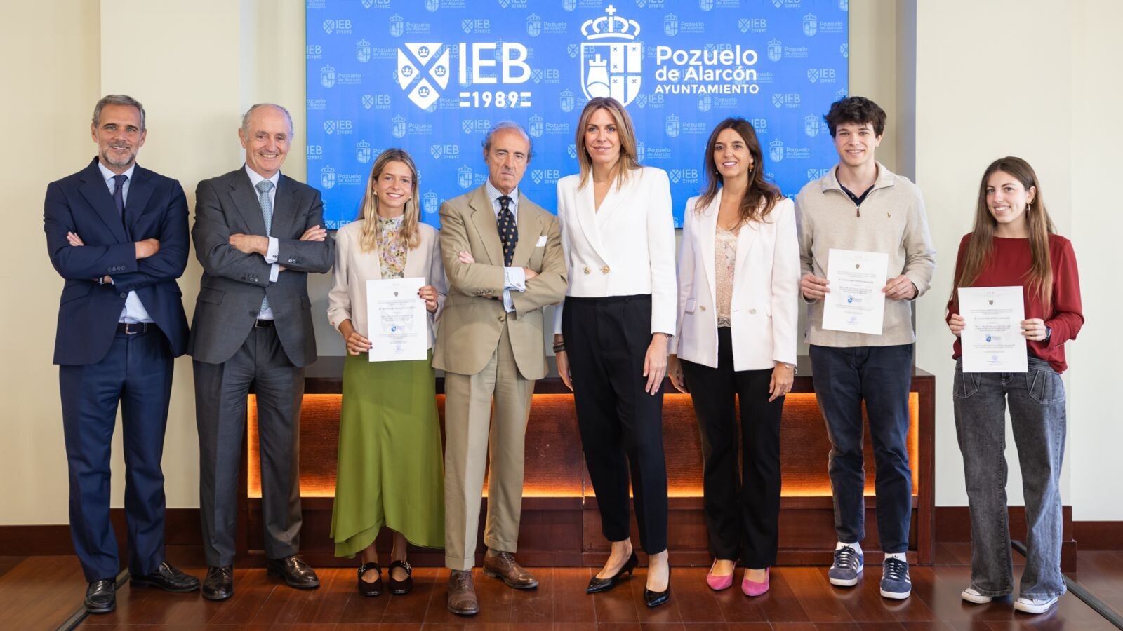 Pozuelo impulsa becas de excelencia para jóvenes en el Instituto de Estudios Bursátiles