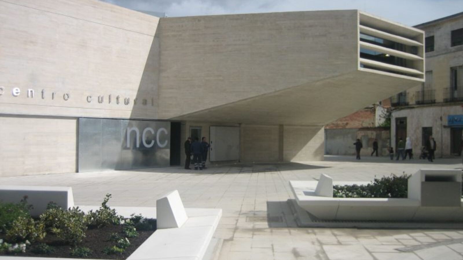 El Centro Cultural Padre Vallet acoge hasta el 16 de octubre la exposición fotográfica 1975. Cambio de tercio