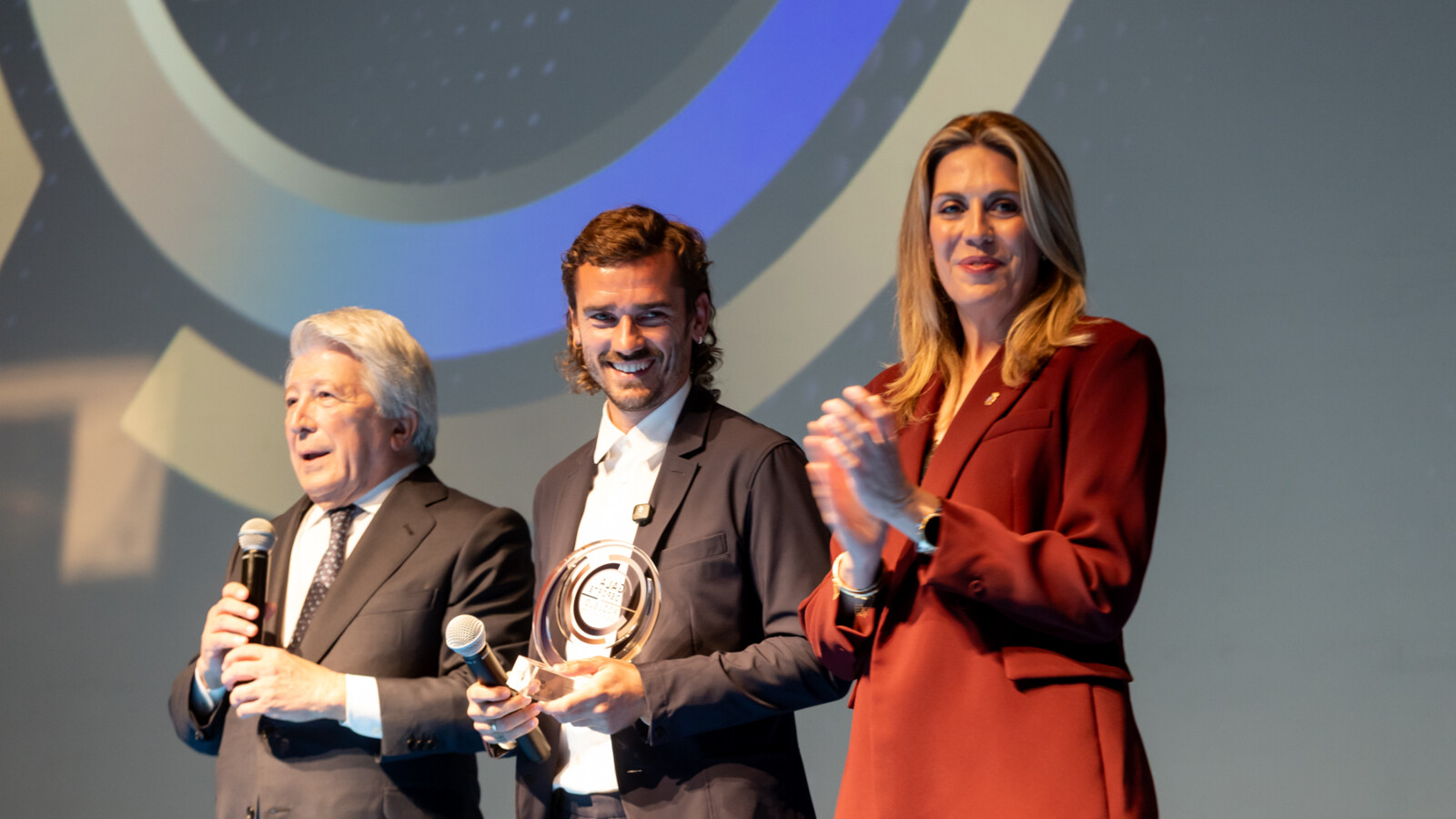 Pozuelo de Alarcón homenajea a deportistas y equipos locales y premia a Griezmann en la Gala del Deporte