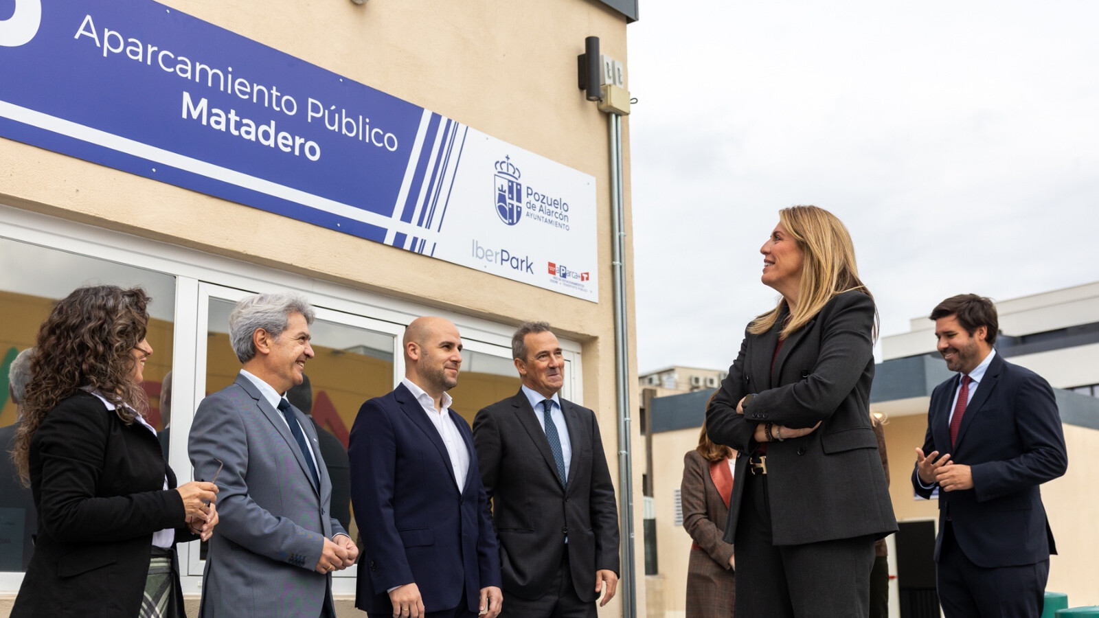 Tejero pide al ministro Puente más inversión en Cercanías tras inaugurar el nuevo aparcamiento de la Estación