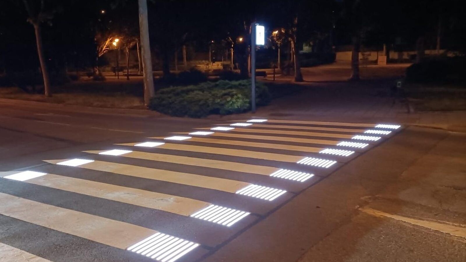 Pozuelo instala 17 pasos de cebra inteligentes para reforzar la seguridad vial
