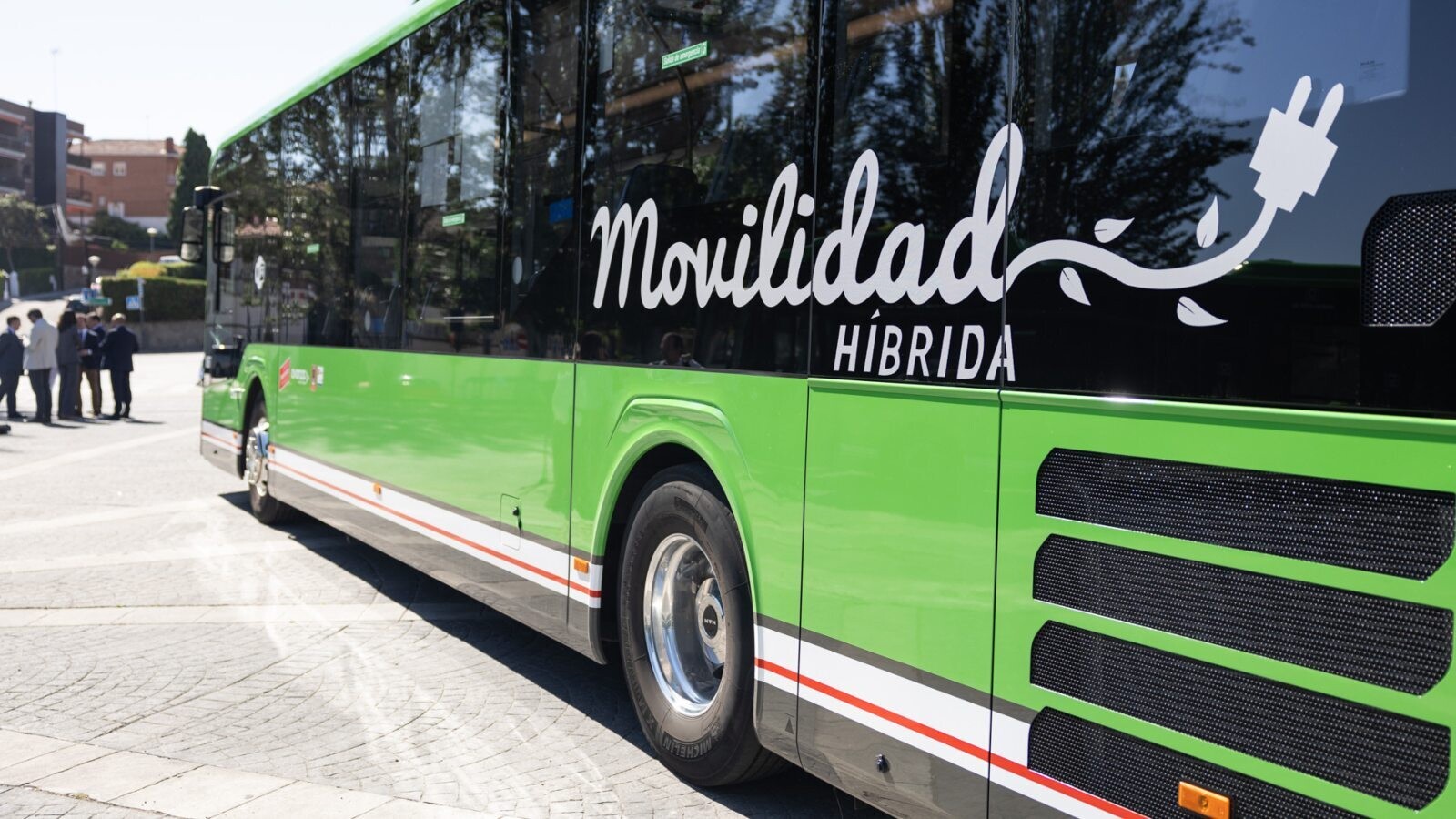 Pozuelo refuerza las líneas 656A y 657A con Moncloa