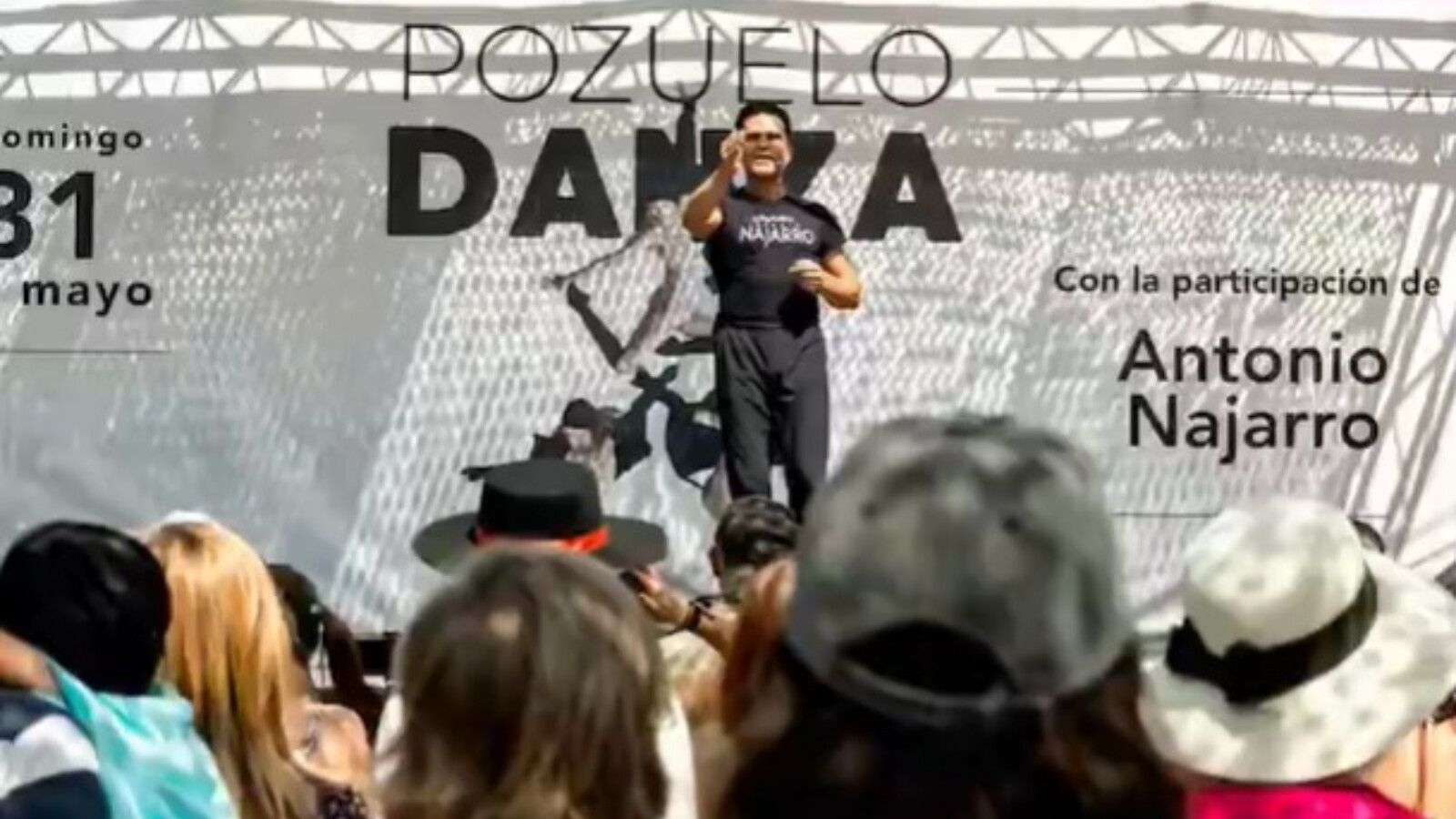La danza sale a la calle en Pozuelo con una clase magistral de Antonio Najarro