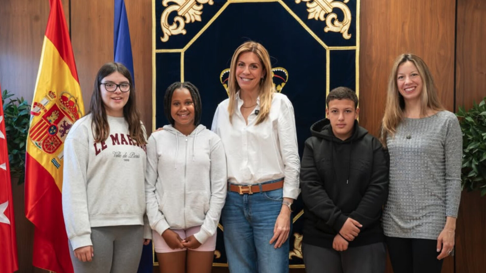 Alumnos del IES Camilo José Cela entrevistan a la alcaldesa