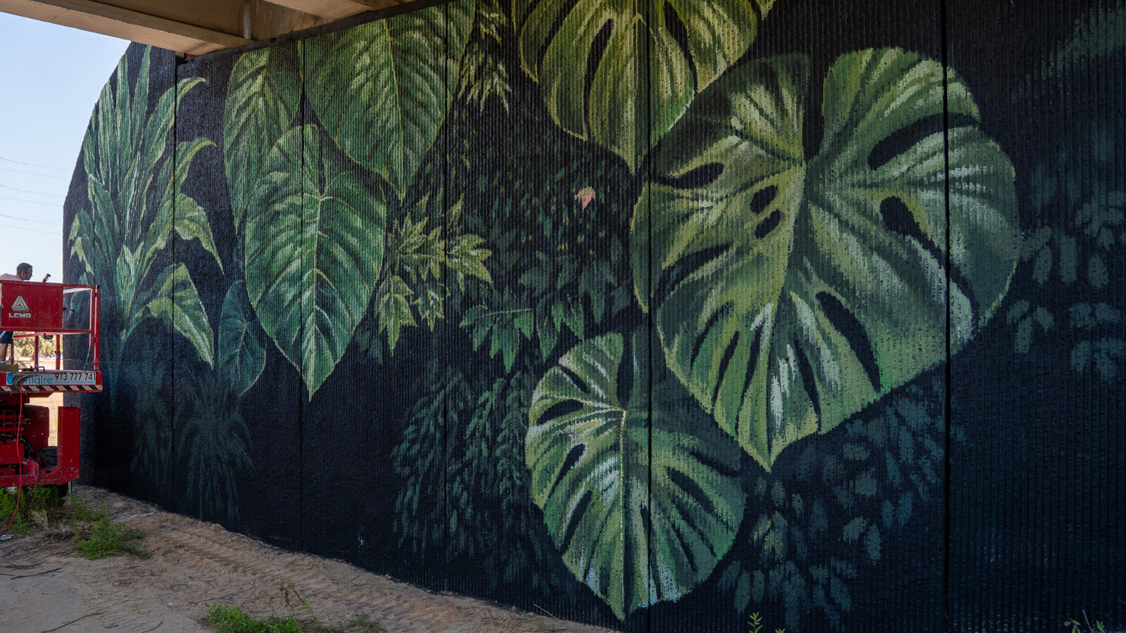 Pozuelo embellece los pasos inferiores con murales artísticos
